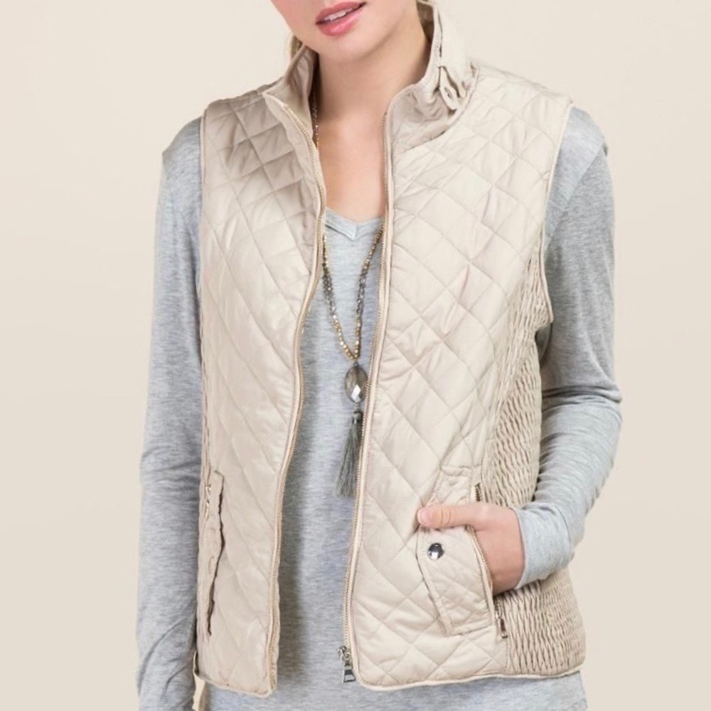 Francesca’s Cream Full Zip Quilted Puffer Vest
